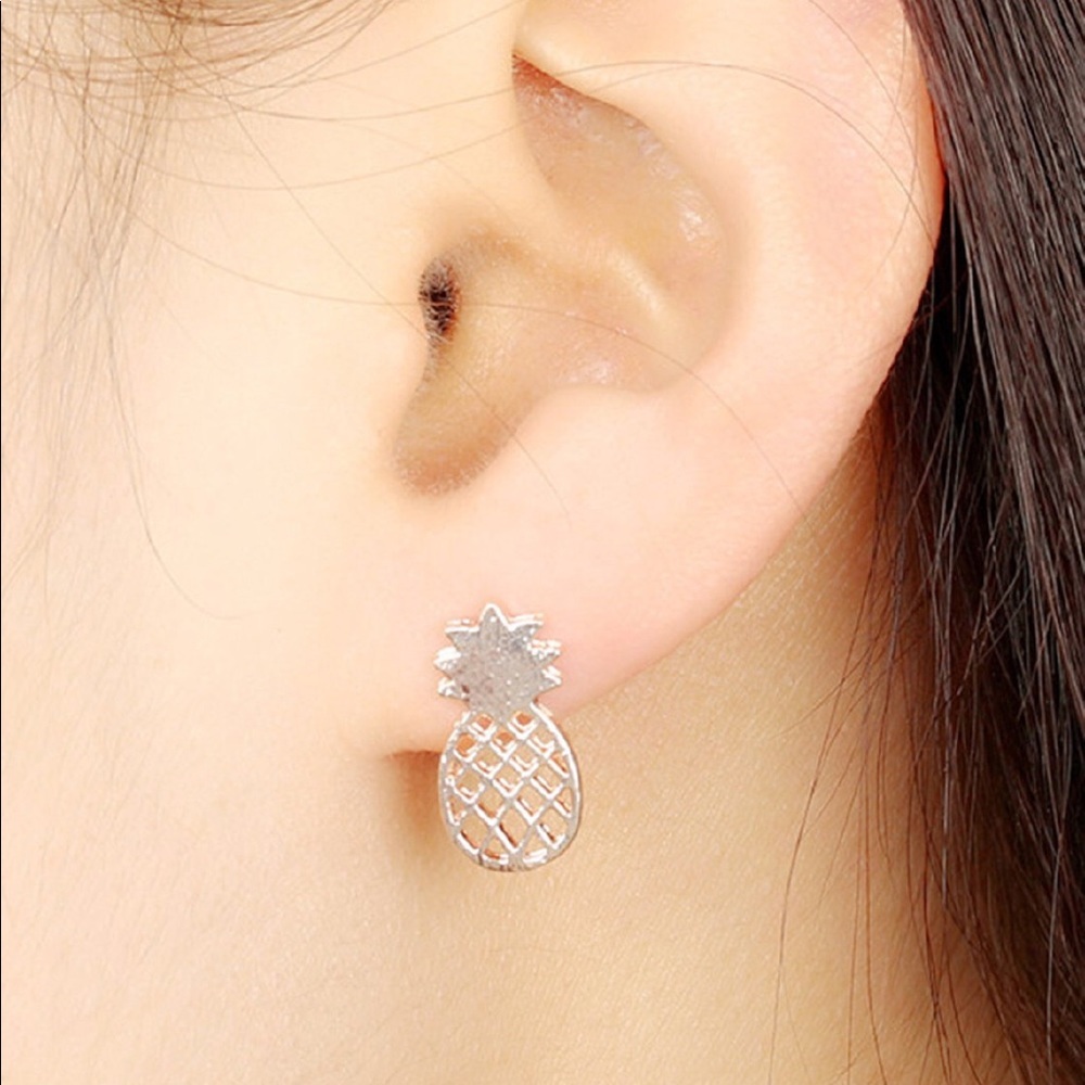 🆕Lite pineapple stud earrings